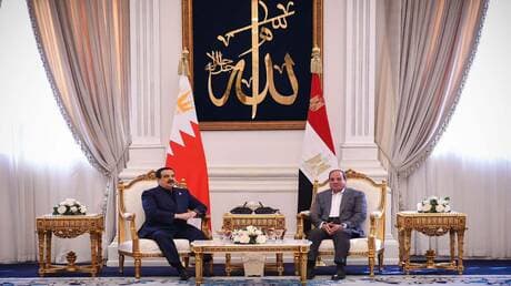 الرئيس المصري عبد الفتاح السيسي وملك البحرين حمد بن عيسى آل خليفة